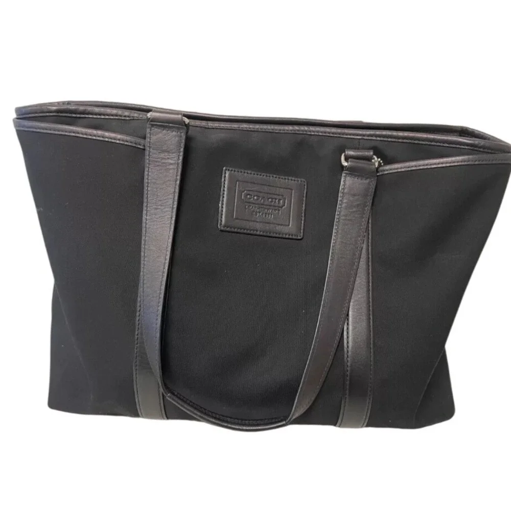 Coach Black Nylon Leather Trim Tote Bag Classic Style Zipper‎ Top